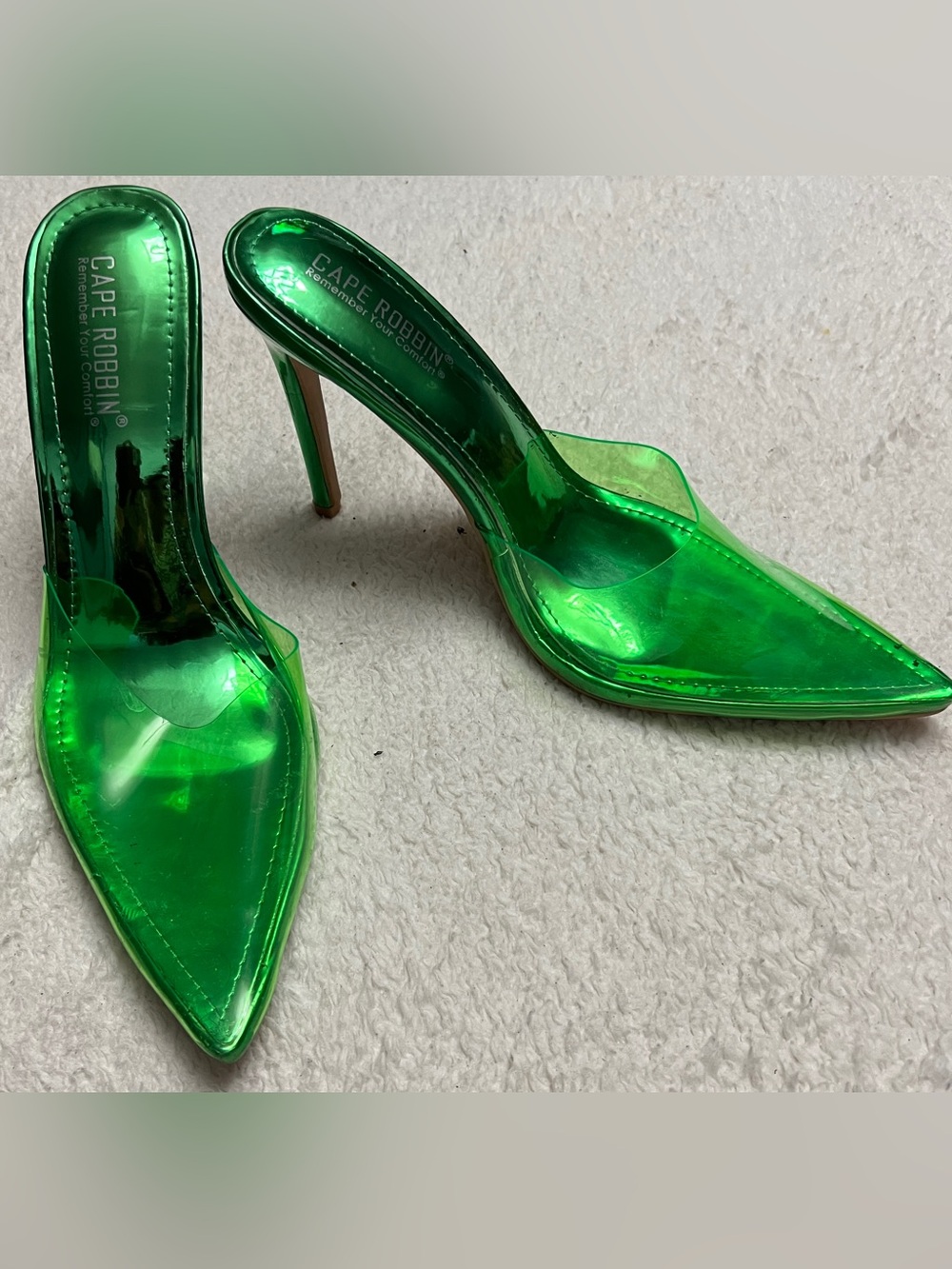Cape Robbin Emerald Pointed Clear Mule Heels Size 9 (runs small)